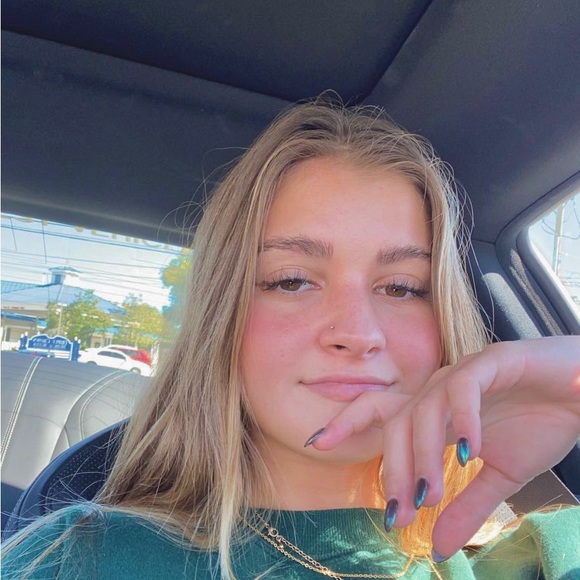 Meet your Posher, Madeleine - Picture 1 of 1